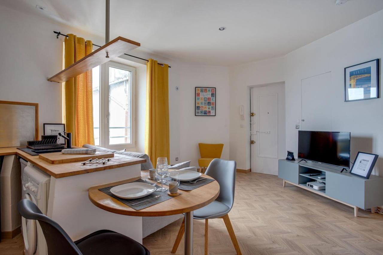 Au Coeur De Nantes Design Et Cosy Apartment Exterior photo